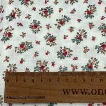 Load image into Gallery viewer, organic cotton muslin fabric small flowers double gauze fabric organic gots
