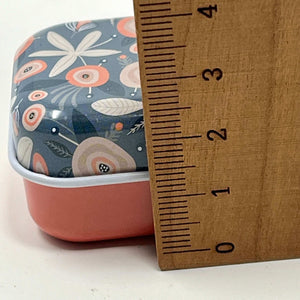 Mini Tin Box With 8 Sewing Clips